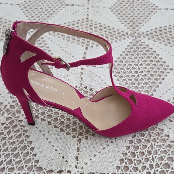 Adrienne Vittadini Futchsia Suede T Strap Heels Size 10 - Picture 8 of 8